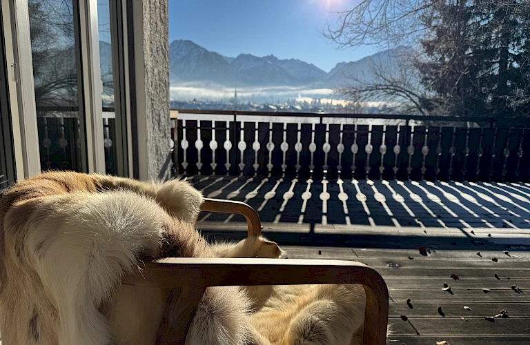 Sonnige Wintertage mit Blick auf Oberstdorf und die verschneiten Berge