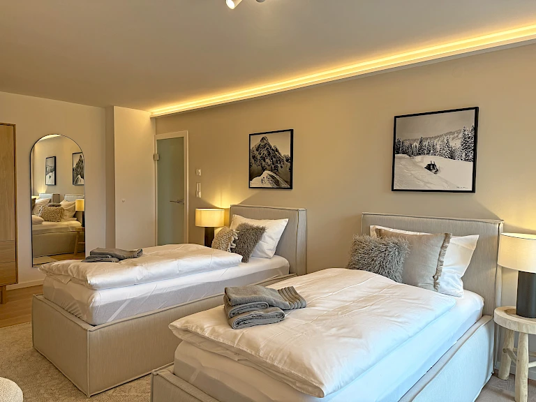 Schlafzimmer mit 2 Einzelbetten