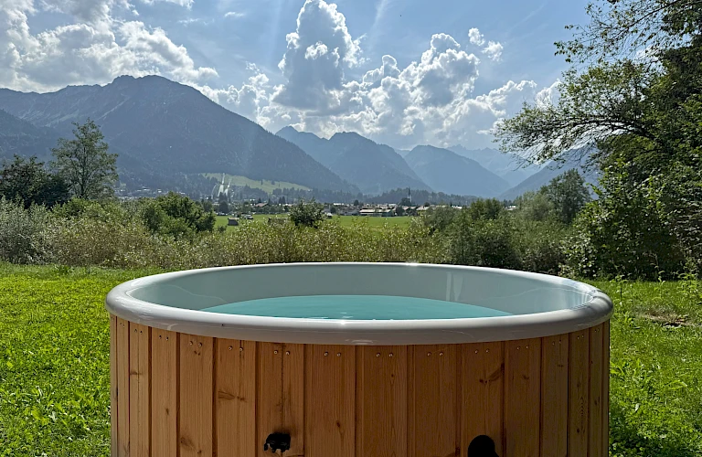 HotTub mit Ausblick im Sommer